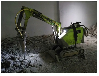 Робот для демонтажа в стеснённых условиях на открытых пространствах и внутри зданий